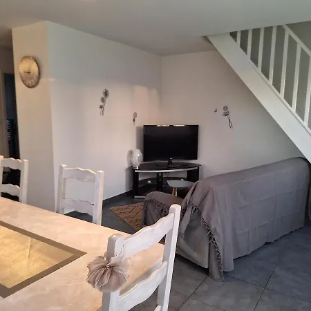 Holiday home Loue Charmante Petite Maison Dans Un Ecrin De Verdure *