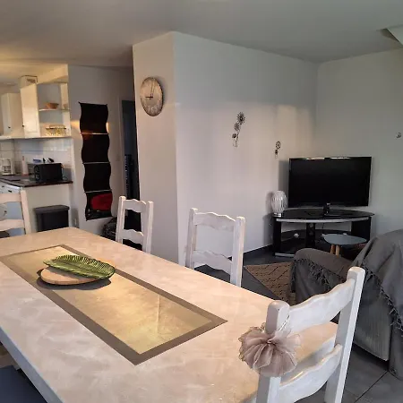 Holiday home Loue Charmante Petite Maison Dans Un Ecrin De Verdure *